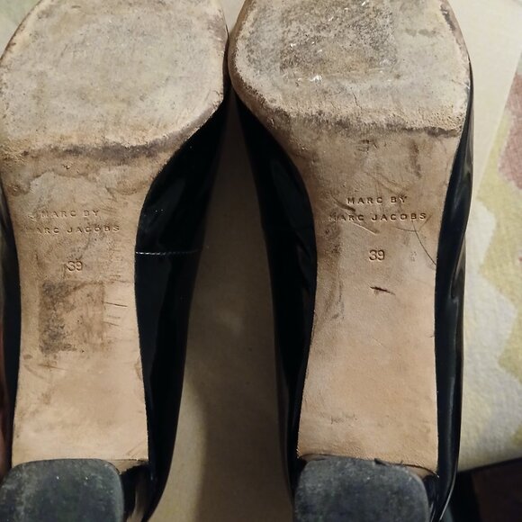 Marc by Marc Jacobs Logo Plaque Heels - Picture 11 of 11